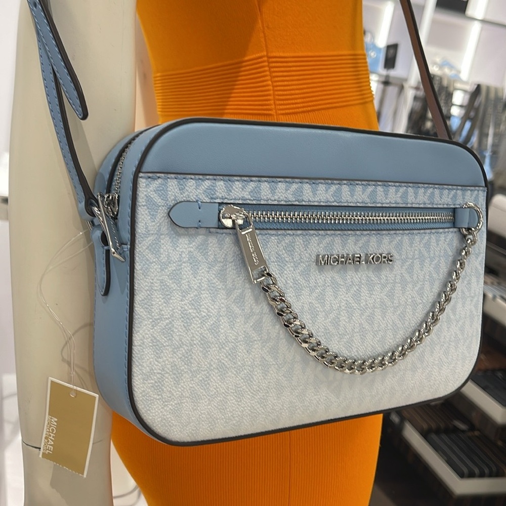 MICHAEL KORS Jet Set Large Ombré Signature Logo Crossbody Body
Light Sky
NWT - Picture 4 of 16